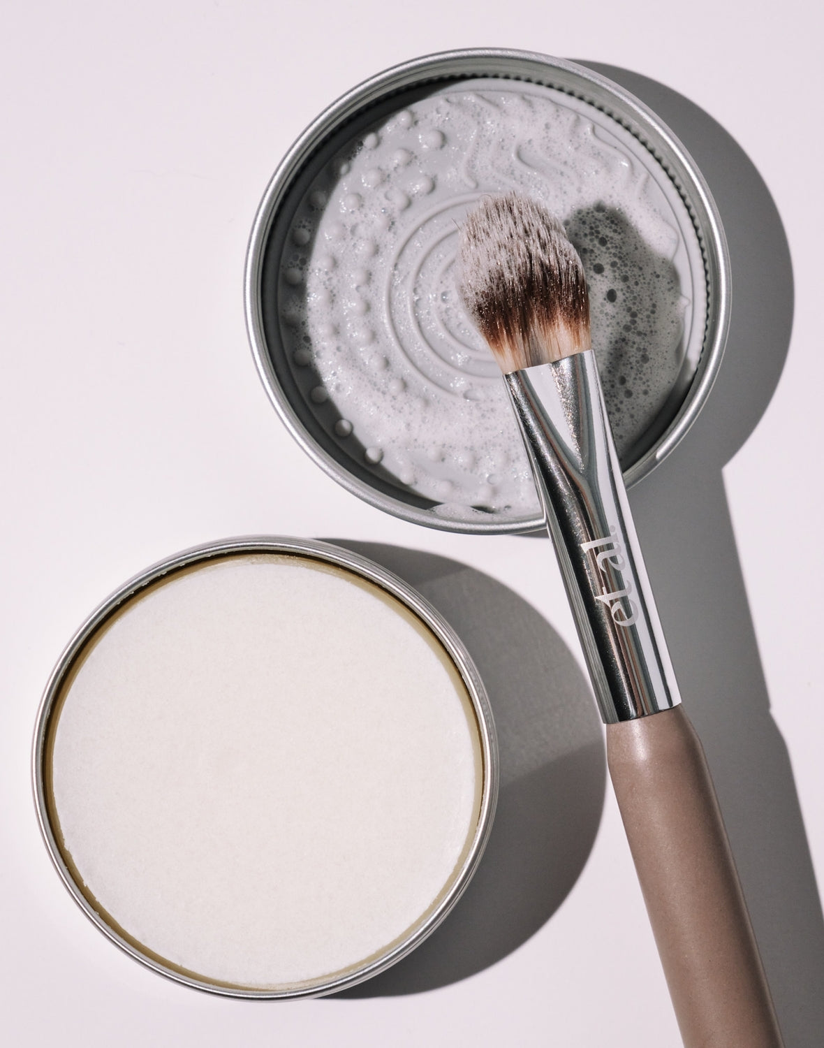 LIMITED-EDITION BRUSH SET