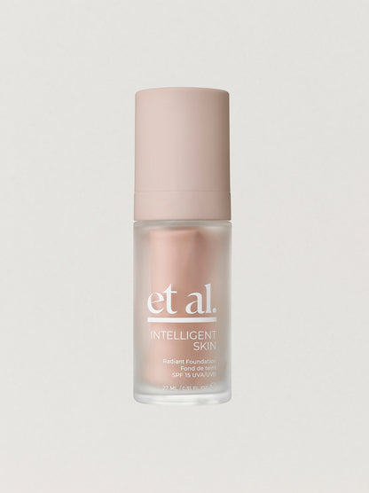 INTELLIGENT SKIN RADIANT FOUNDATION